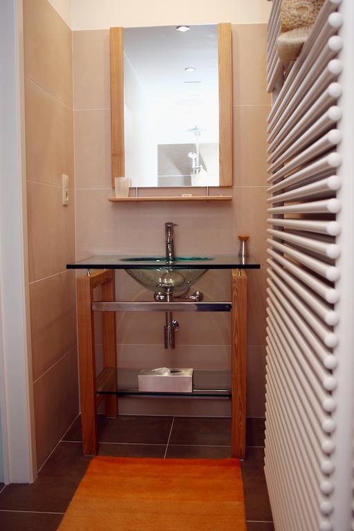 B&B Koornemoezen Zedelgem Camera foto